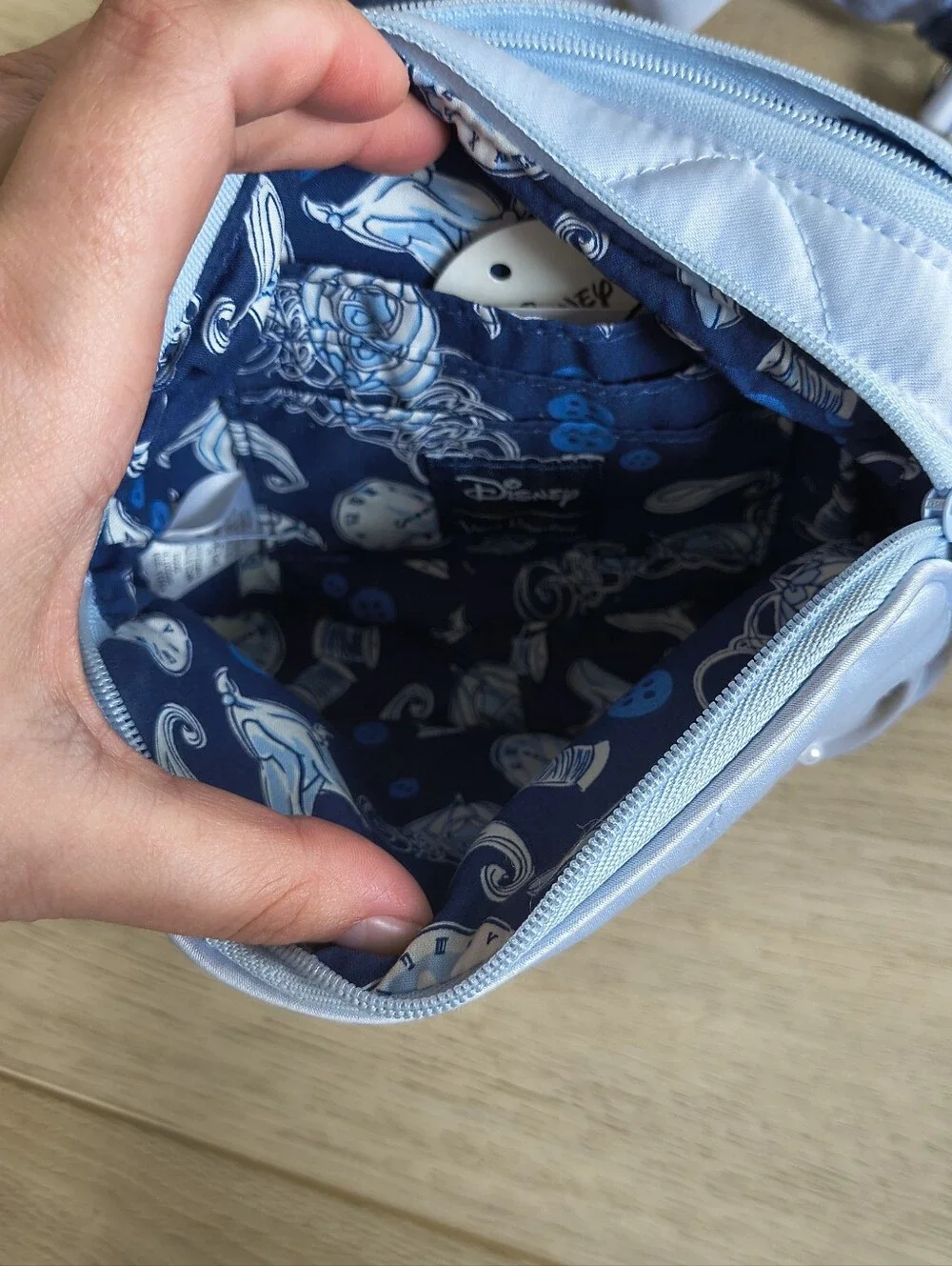 Disney Vera Bradley Cinderella Collab Small Crossbody Bag With Bow And Pearls - Picture 5 of 9